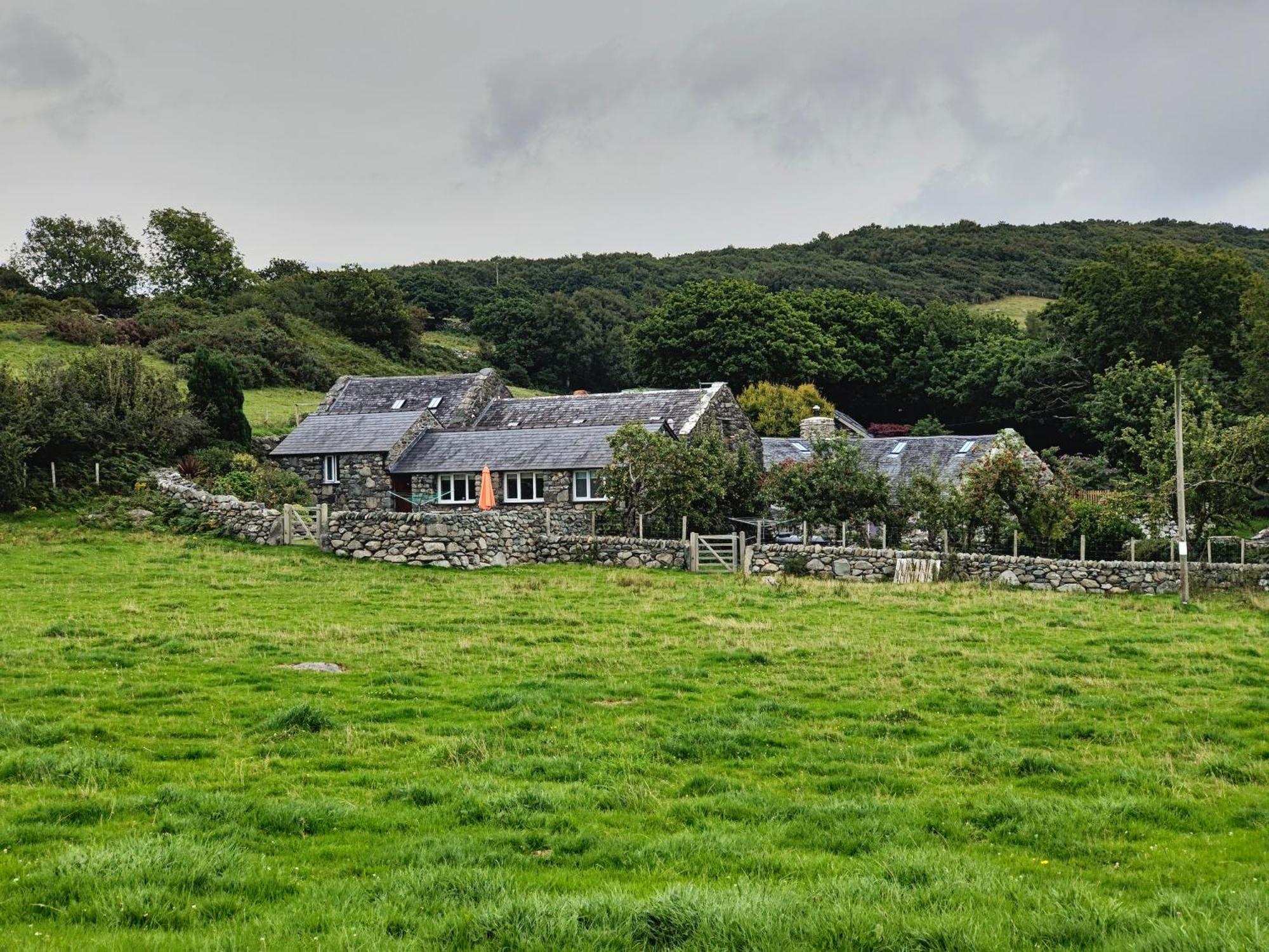 Ty Gwennol Near Gilfach Goch Leilighet Llanbedr  Eksteriør bilde